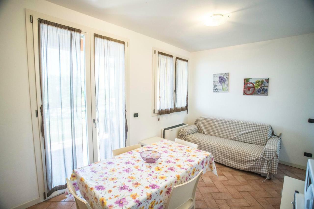 Residence Karina Moniga del Garda Zewnętrze zdjęcie