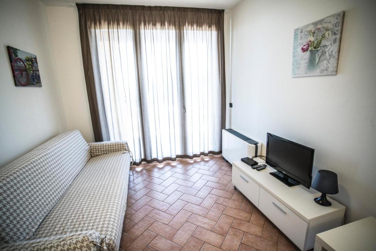 Residence Karina Moniga del Garda Zewnętrze zdjęcie